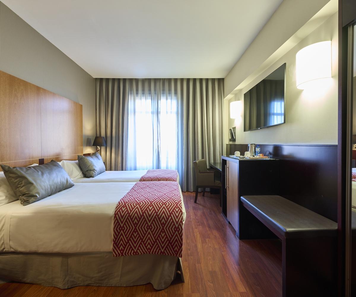 Catalonia El Pilar Hotel Сарагоса Екстериор снимка