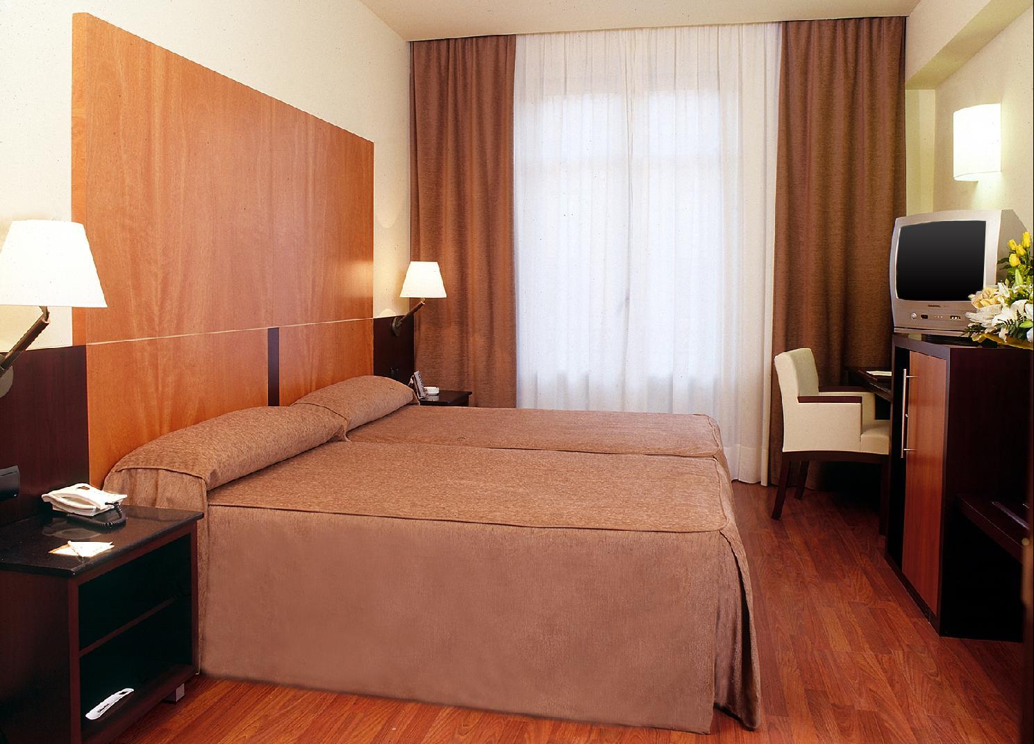 Catalonia El Pilar Hotel Сарагоса Стая снимка